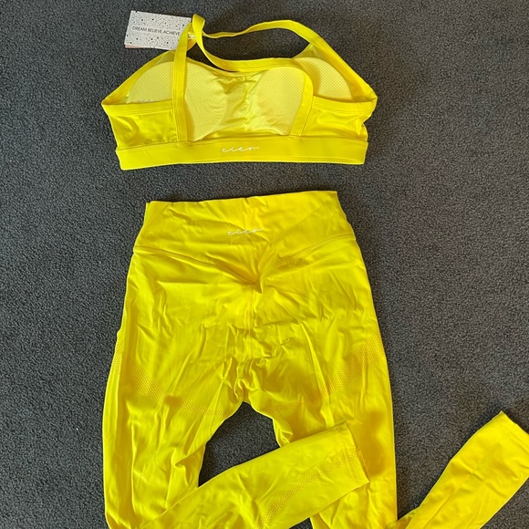 Tier Yellow Set - Large - Picture 4 of 4